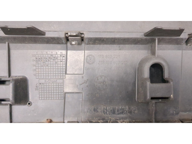 Бампер  Volkswagen Touran 2003-2006 передний   1T0807221