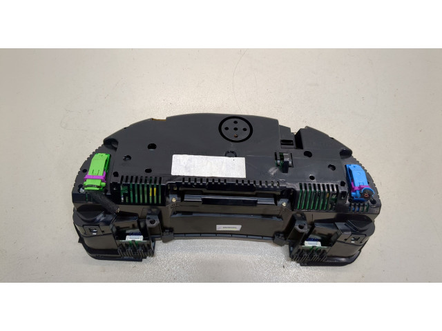 Панель приборов  Audi A4 (B6) 2000-2006       8E0920900L     