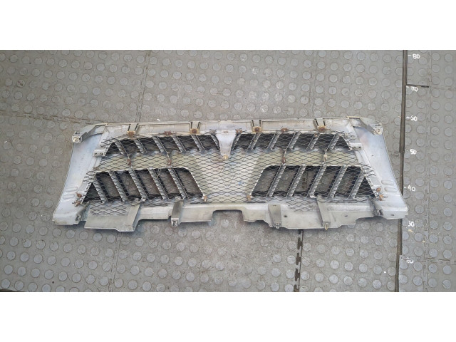 Решетка радиатора  Mitsubishi Pajero / Montero 2000-2006          