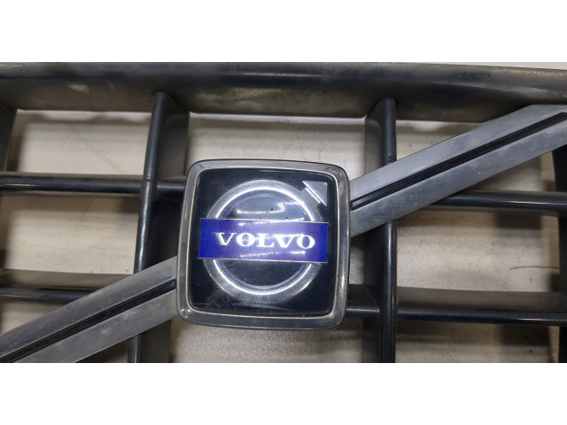 Решетка радиатора  Volvo C70 2006-2009          8620343