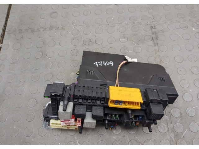 Блок предохранителей  Mercedes C W204 2007-2013      5dk00922554     2.2