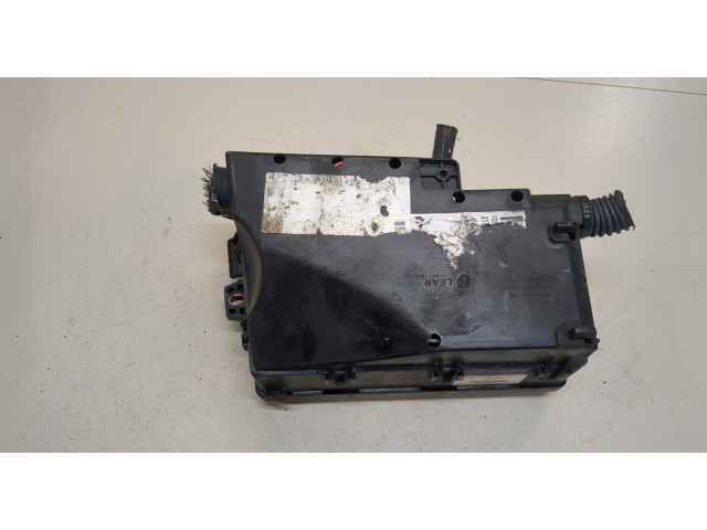 Блок предохранителей  Volkswagen Polo 2001-2005      F1ET14K733DEE   