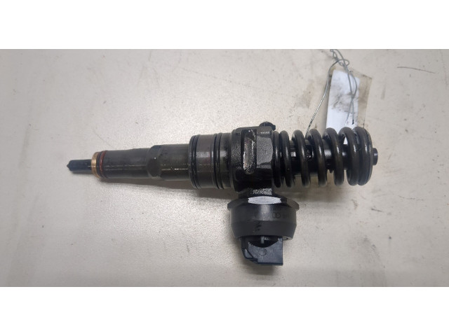 Форсунка топливная  Volkswagen Touareg 2002-2007    070130073N     