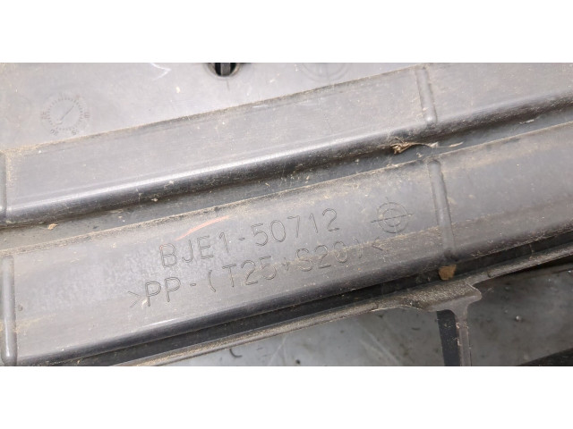 Решетка радиатора  Mazda 3 (BM) 2013-2019          BHN150717, BJE150712