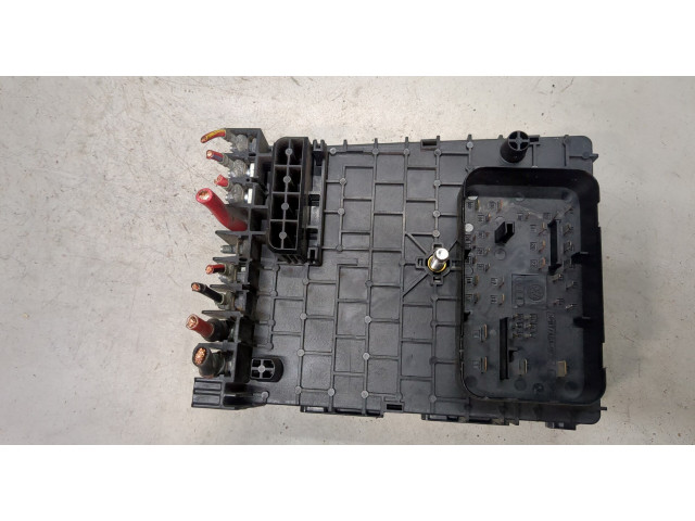 Блок предохранителей  Volkswagen Passat 7 2010-2015 Европа         