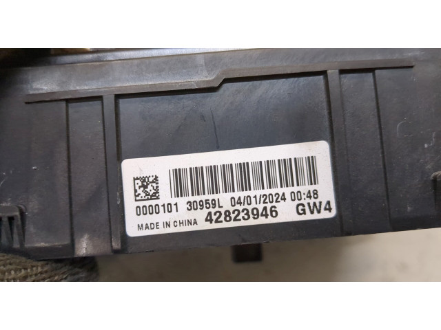 Блок предохранителей  Buick Encore GX 2024-      42823946   