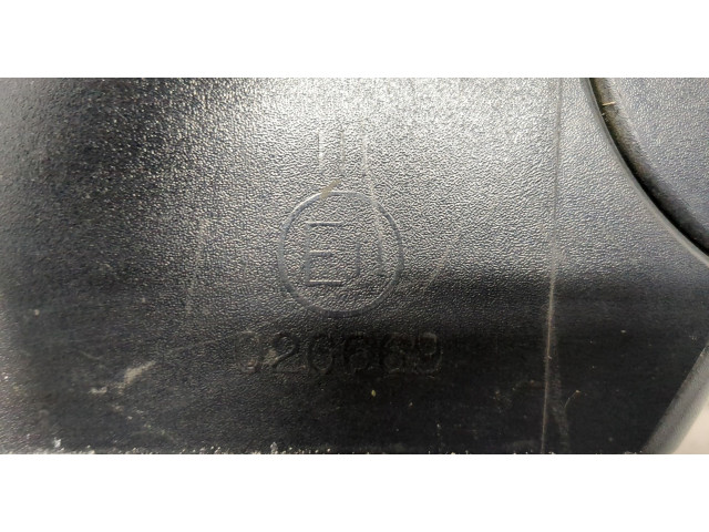 Зеркало боковое  Chrysler 300C 2011-  правое           68088256AG