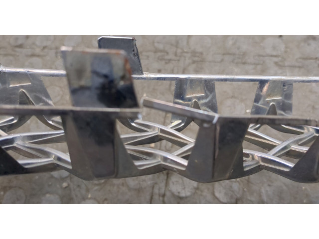 Решетка радиатора  Chevrolet Tahoe 2006-2014          22830012