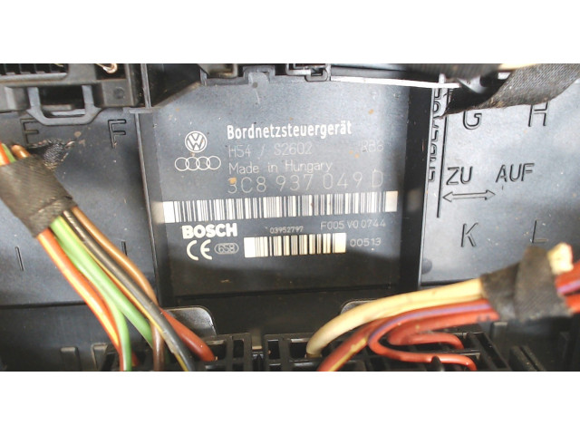 Блок реле  Volkswagen Touran 2006-2010      3c8937049d    1.9