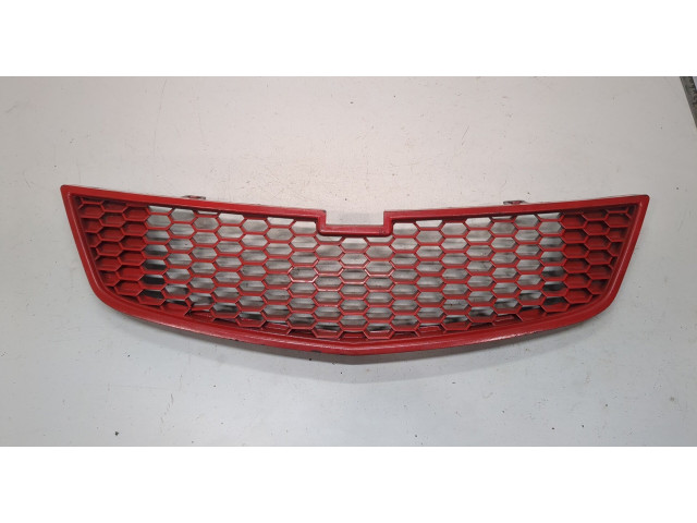 Решетка радиатора  Chevrolet Spark 2009-          95961865