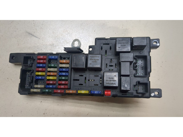 Блок предохранителей  Volvo V70 2001-2008         