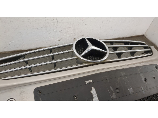 Решетка радиатора  Mercedes CLS C219 2004-2010          