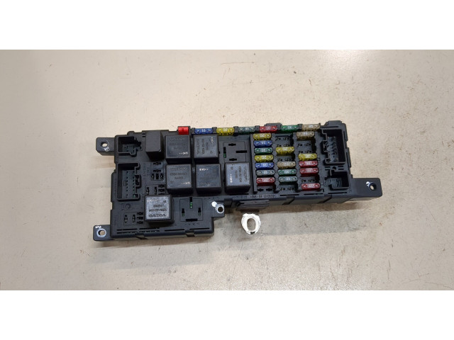 Блок предохранителей  Volvo XC90 2002-2006      30728008   