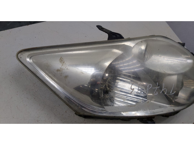 Фара передняя  Toyota Auris E15 2006-2012 правая 
