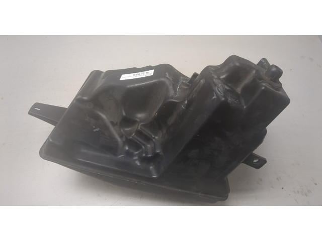 Бачок омывателя  Mazda 6 (GG) 2002-2008 G22D7481B  6   1.8