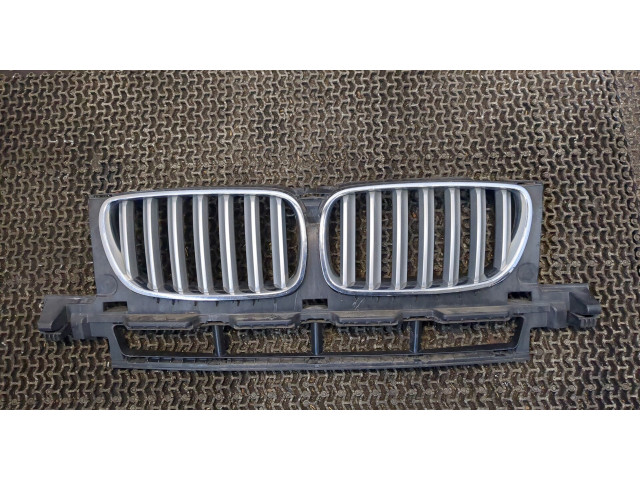 Решетка радиатора  BMW X3 E83 2004-2010            51113420089, 51113420090, 51113417721