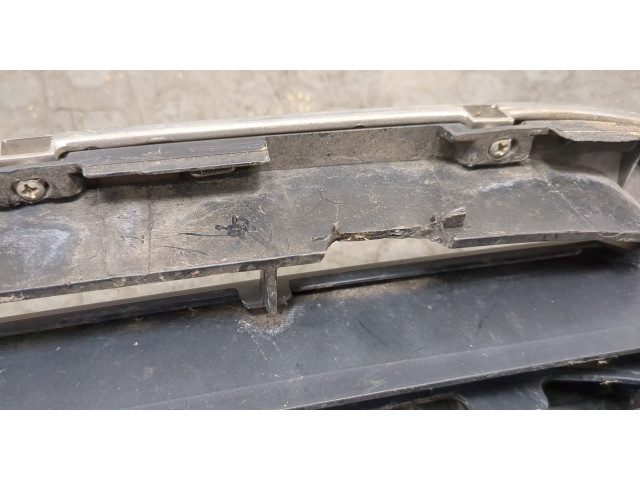 Решетка радиатора  Honda CR-V 2001-2006          71121S9A003