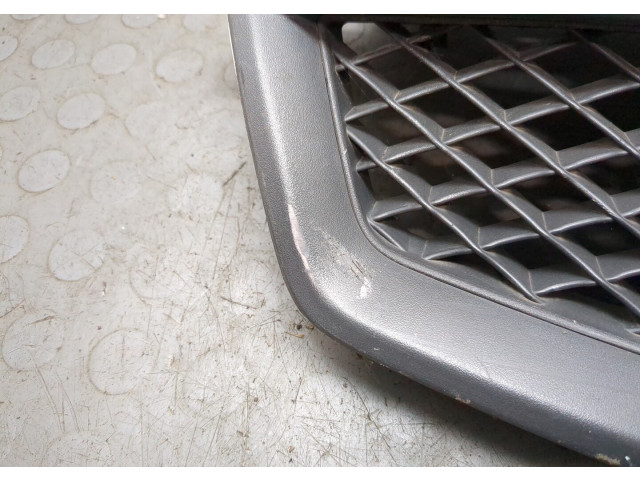 Решетка радиатора  Ford Focus 2 2005-2008          