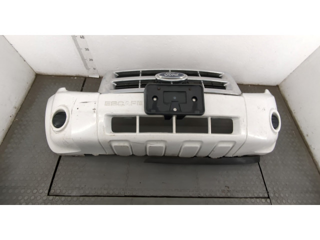 Решетка радиатора  Ford Escape 2007-2012          