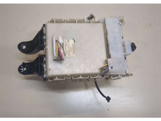 Блок предохранителей  Pontiac Vibe 2 2008-2010           1.8