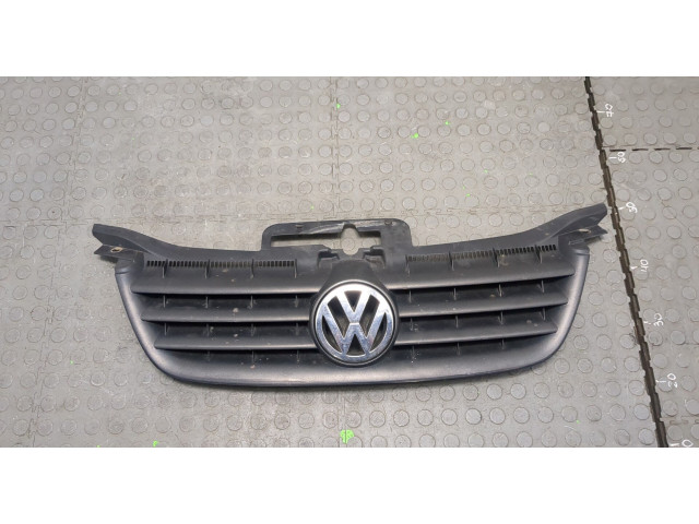 Решетка радиатора  Volkswagen Touran 2003-2006          