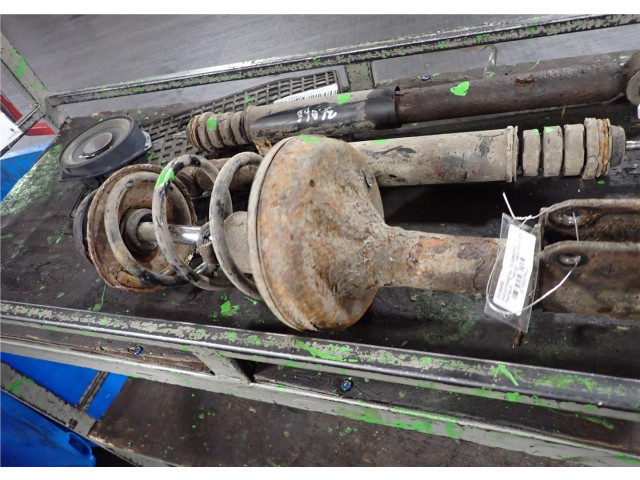 Стойка амортизатора  Renault Twingo 2007-2011 8200681764, 8200367895    1.2  бензин