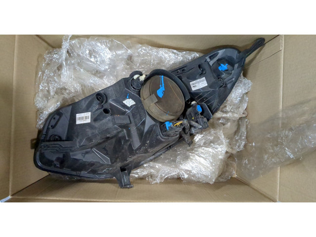 Фара передняя  Ford EcoSport 2012-2016 правая 