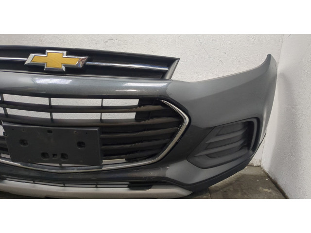 Решетка радиатора  Chevrolet Trax 2016-2022          