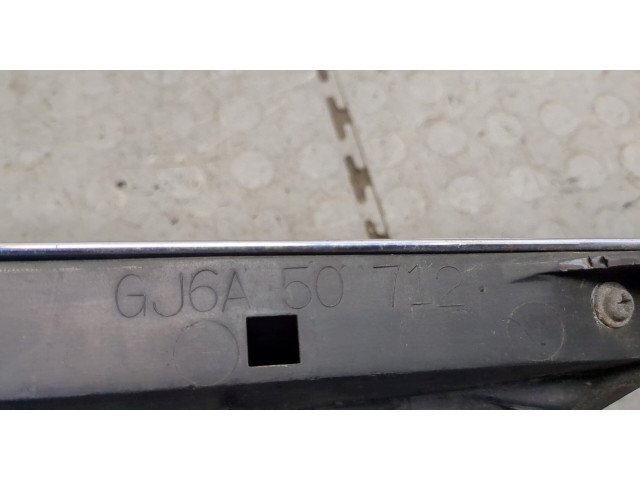 Решетка радиатора  Mazda 6 (GG) 2002-2008          GJ6A50712