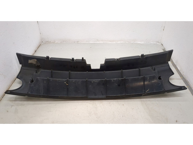 Решетка радиатора  Land Rover Discovery 3 2004-2009          