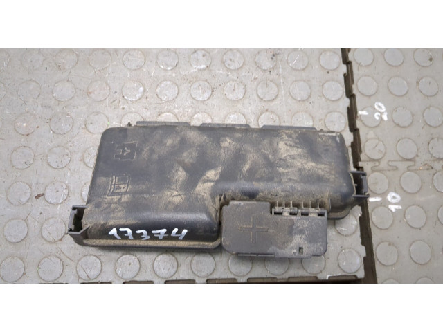 Крышка блока предохранителей  Volvo XC90 2002-2006         