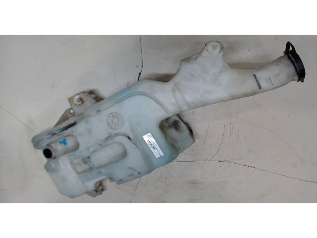 Бачок омывателя  Chevrolet Tahoe 2006-2014 15842947    5.3