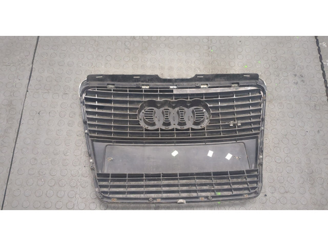 Решетка радиатора  Audi A6 (C6) 2005-2011          4F0853651S