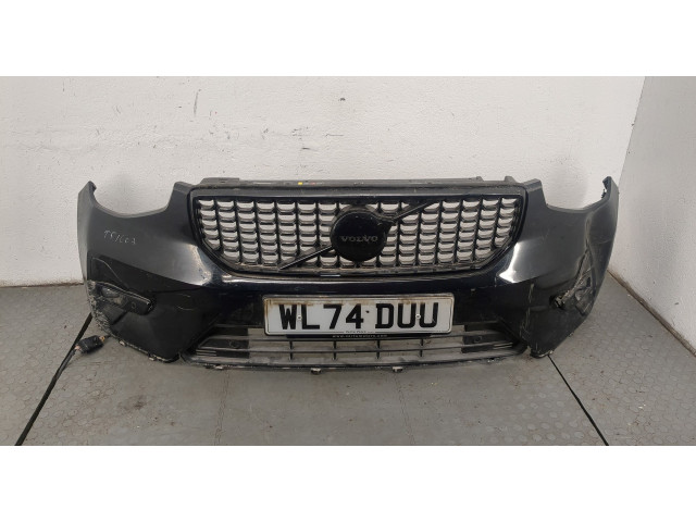 Решетка радиатора  Volvo XC40          