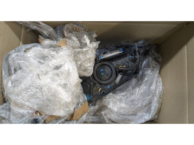 Фара передняя  Ford Kuga 2012-2016 правая 