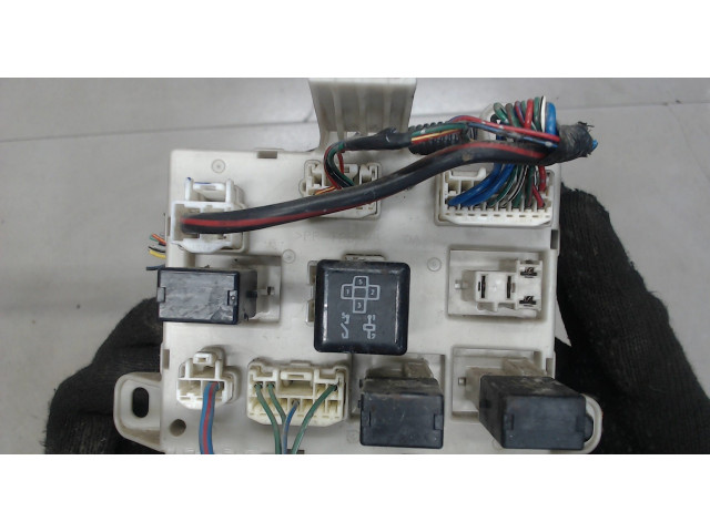 Блок реле  Toyota Previa (Estima) 2000-2006      137280     2.4