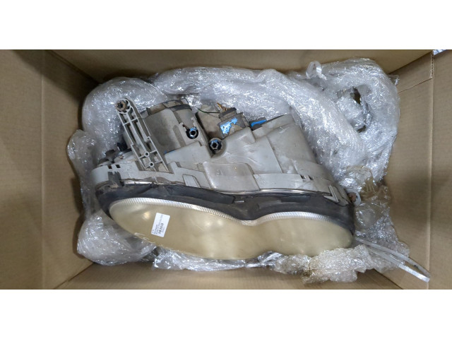 Фара передняя  Mercedes CLK W209 2002-2009 правая 