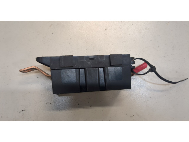 Блок предохранителей  Renault Trafic 2001-2014          1.9