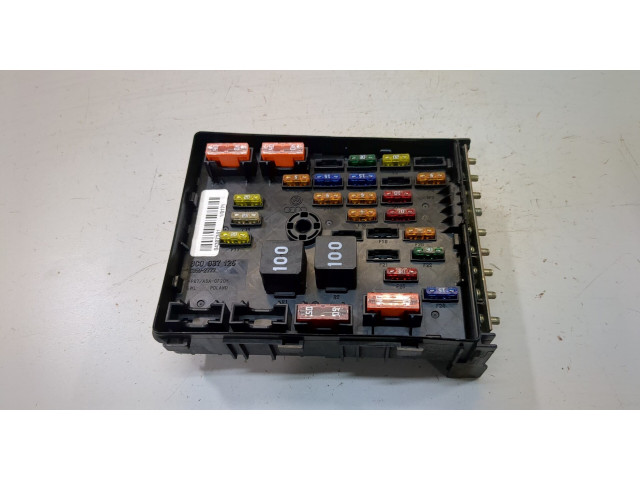Блок предохранителей  Volkswagen Passat CC 2008-2012      3C0937125   