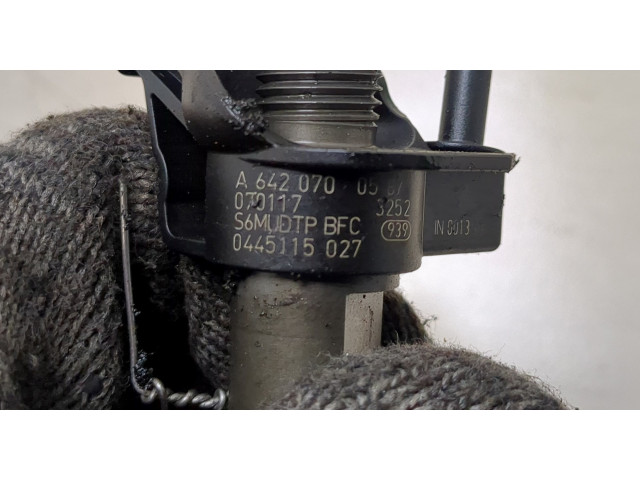 Форсунка топливная  Mercedes ML W164 2005-2011    A6420700587     
