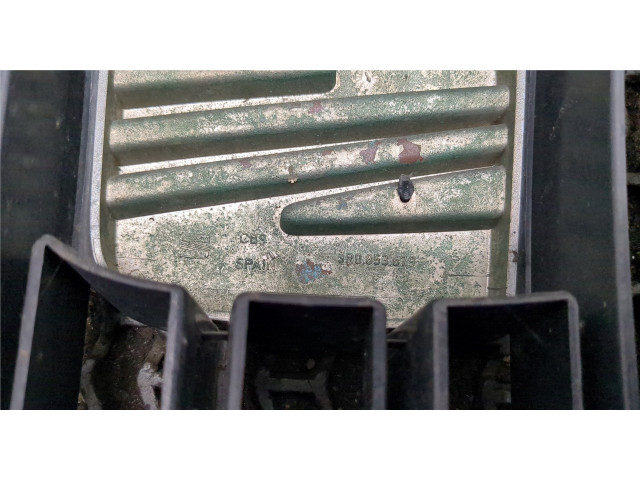 Решетка радиатора  Seat Exeo         2 3R0853651