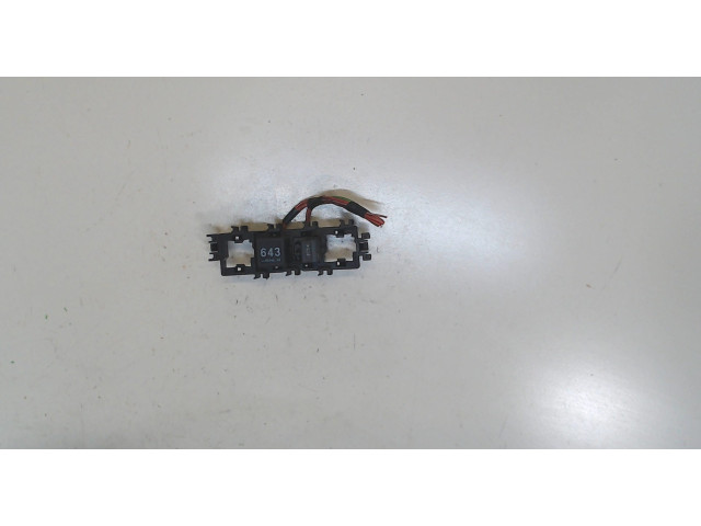 Блок реле  Audi A6 (C6) 2005-2011      4E0937503D     