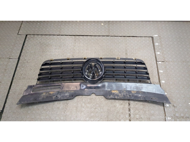 Решетка радиатора  Volkswagen Transporter 5 2003-2009          