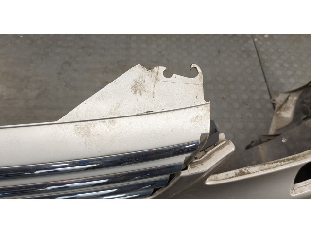 Решетка радиатора  Mercedes CLS C219 2004-2010          