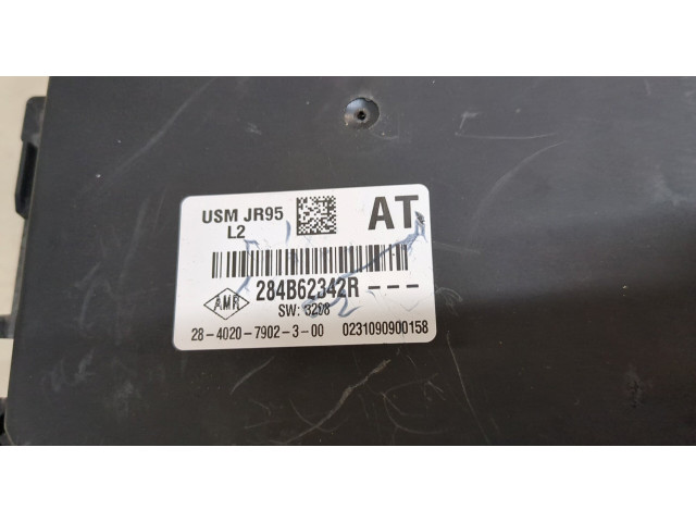Блок предохранителей  Renault Scenic 2009-2012         