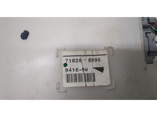 Блок предохранителей  Lexus IS 2005-2013      8267253040    2.2