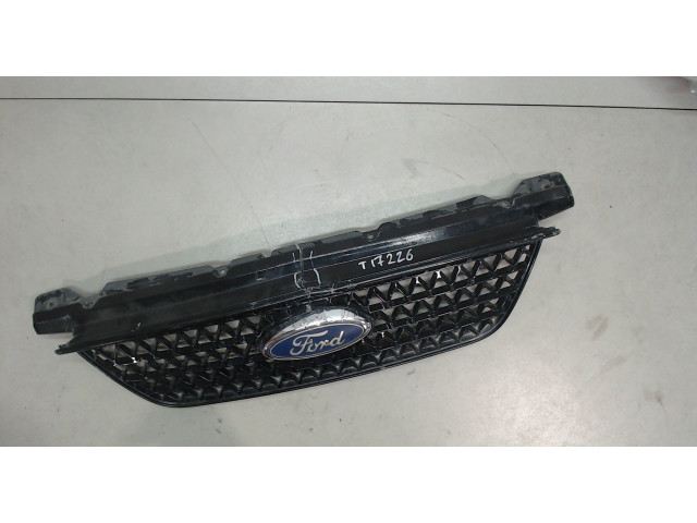 Решетка радиатора  Ford Focus 2 2005-2008          