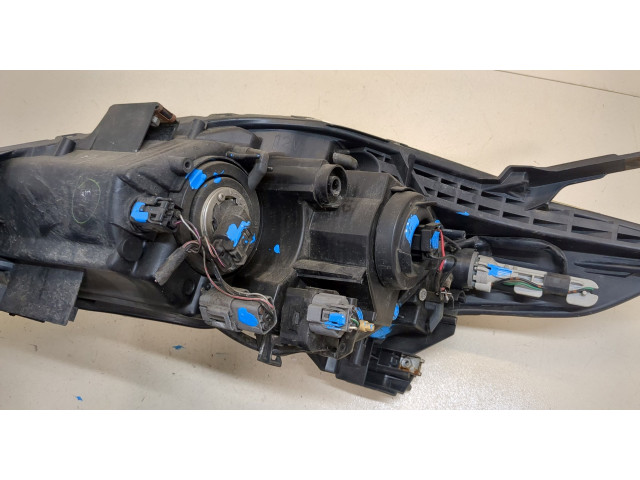 Фара передняя  Mazda 5 (CR) 2005-2010 правая 
