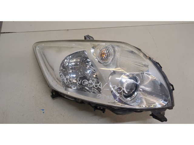 Фара передняя  Toyota Auris E15 2006-2012 правая 