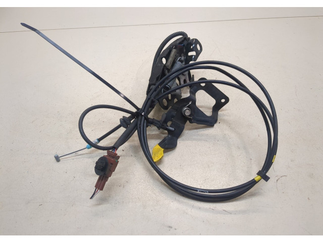 Замок капота  Nissan Rogue 2014-2020     